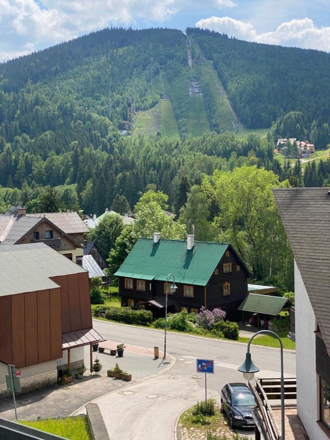 Luxusni Apartman U Sjezdovek S Garazi Гаррахов Екстер'єр фото